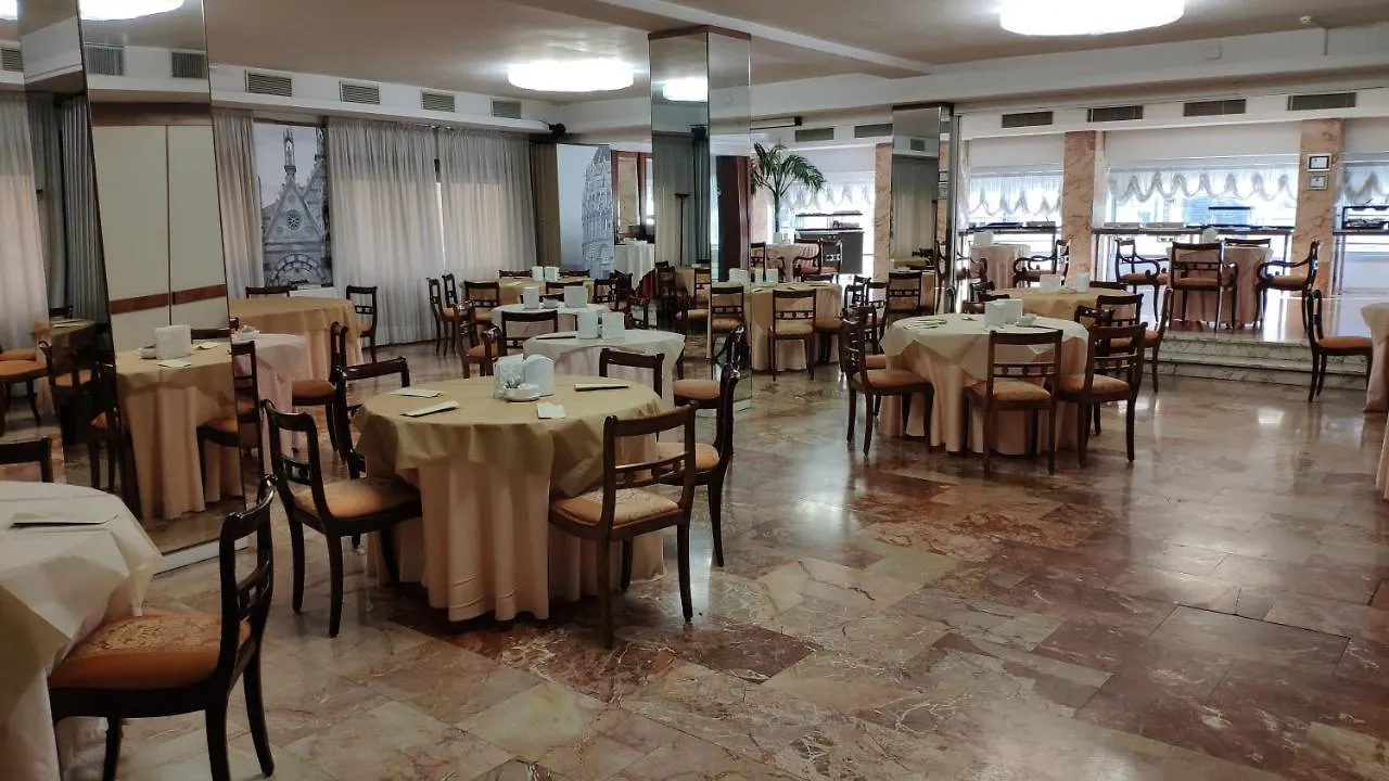 ****  Grand Hotel Duomo Pisa Itálie