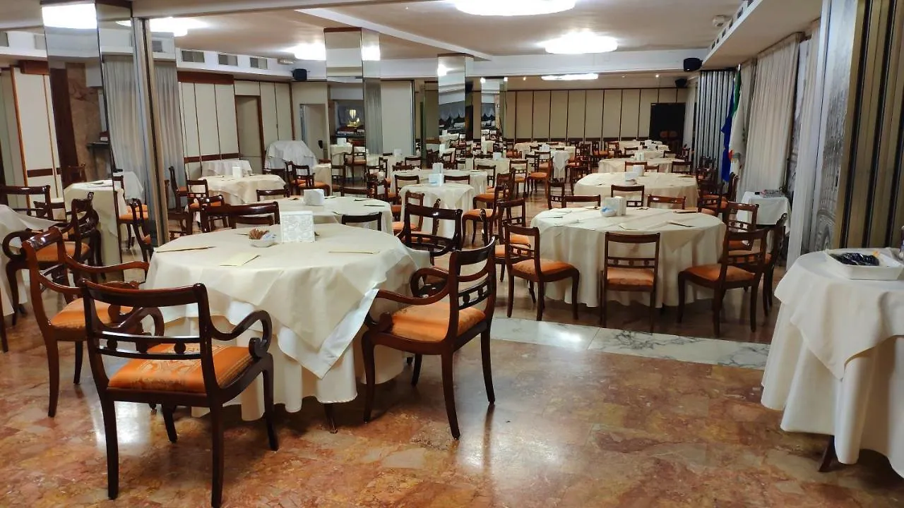 ****  Grand Hotel Duomo Pisa Italy
